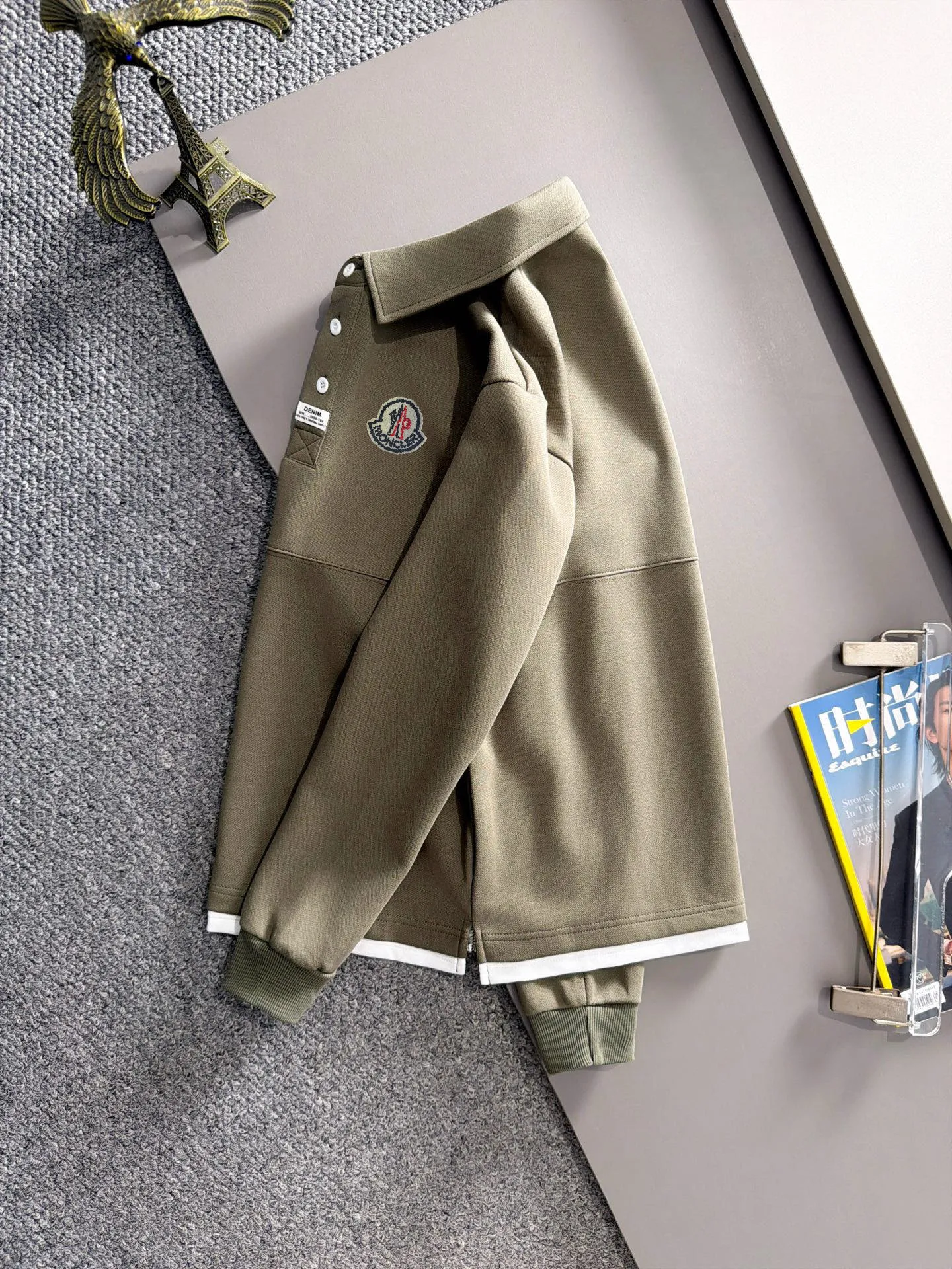 Mengkou's exclusive first release of the 2026 autumn and winter New Arrival sweatshirt long-sleeved men and women. Same Style. Many stars have the same style. Craftsmanship that cannot be copied by ordinary small workshops. We are not afraid of any challenges in terms of materials, detail restoration and craftsmanship, just to provide you with wonderful products. Compare the top Original versions at will. No expense is spared just to make it better. Unique imported fabric feel. Purely imported German machine production. Precision operation. Thousands of needles density. A full set of New Arrival accessories with three standards can be customized simultaneously. Versatile upper body is fashionable, a perfect choice for autumn and winter, and a must-have item. Sizes table: M-4XL (please state your height and weight when placing an order)